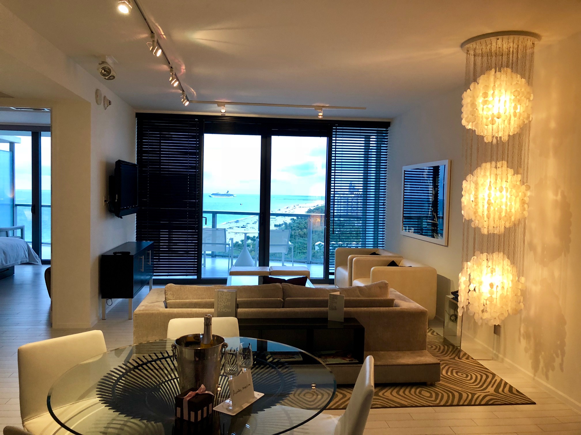 W South Beach Oasis Suite